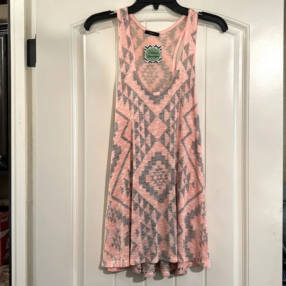NWT Razorback Top - Picture 1 of 2